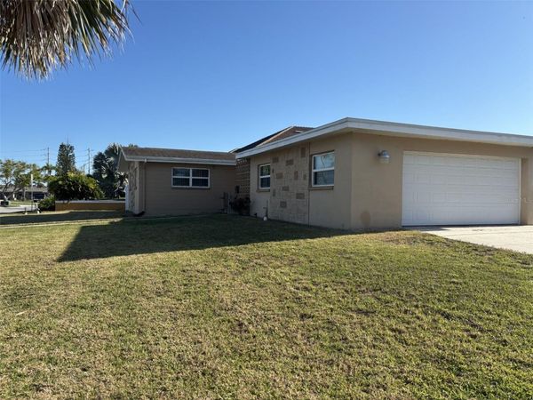 4940 SHELL STREAM BOULEVARD, NEW PORT RICHEY, FL 34652