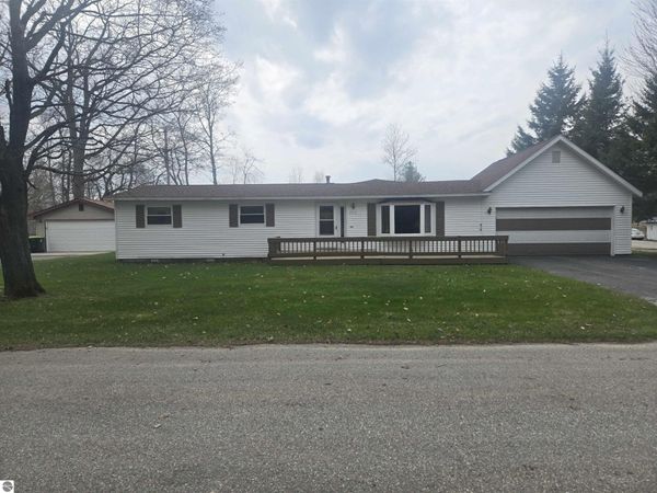 707 Sawyer, East Tawas, MI 48730