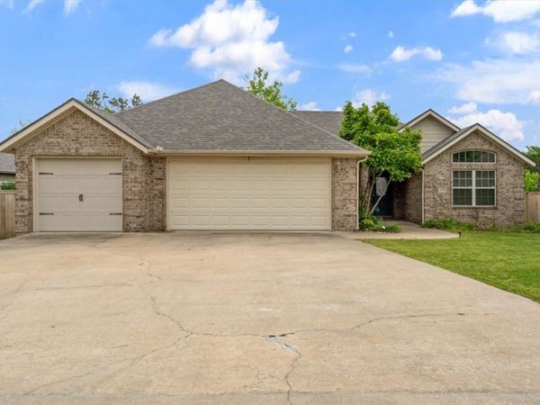739 W Partridge Drive, Fayetteville, AR 72701