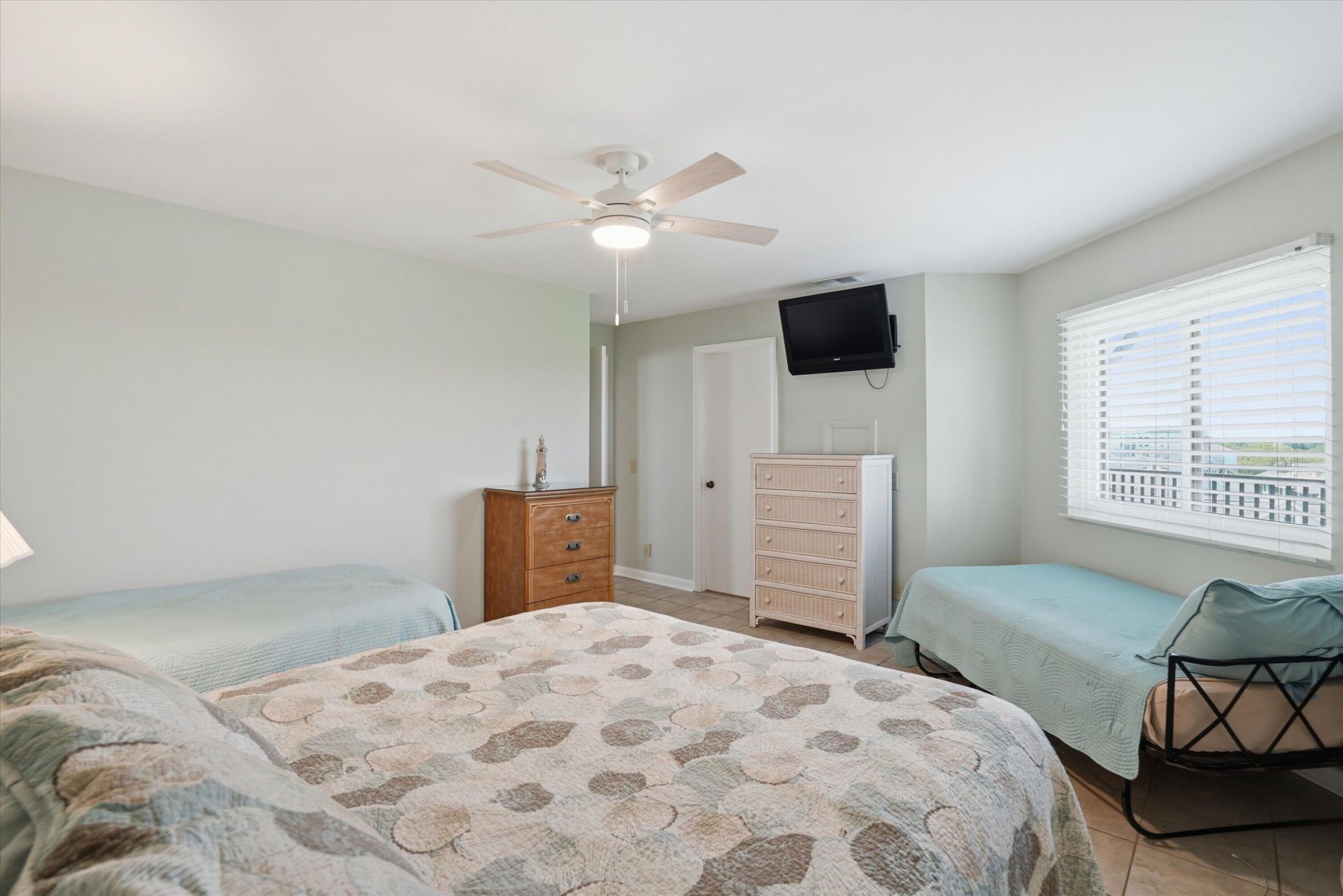 9002 Palmetto Drive Photo 17