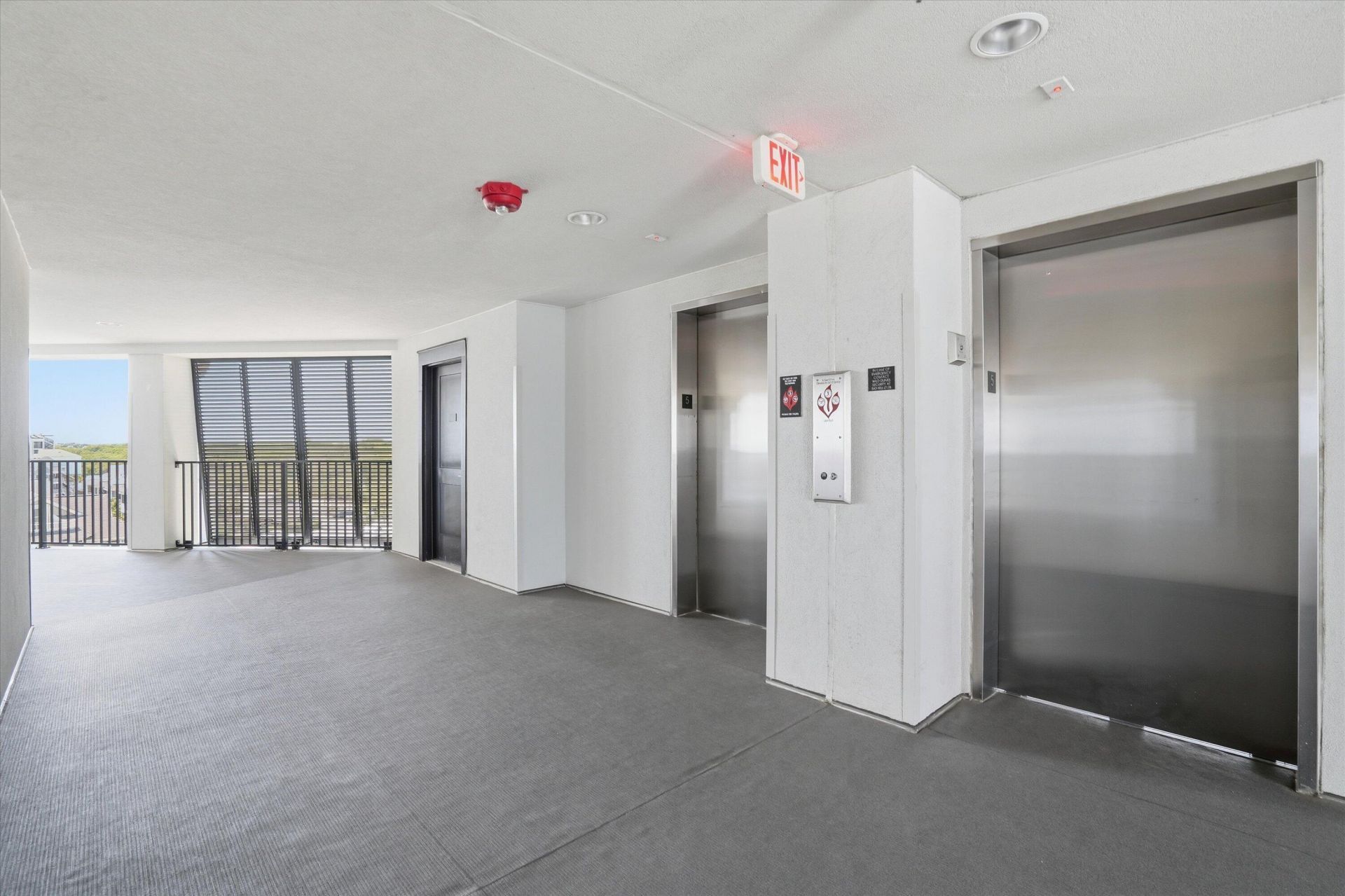 9002 Palmetto Drive Photo 6