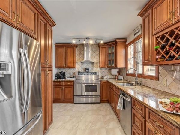 544 W 8Th St, Plainfield, NJ 07060