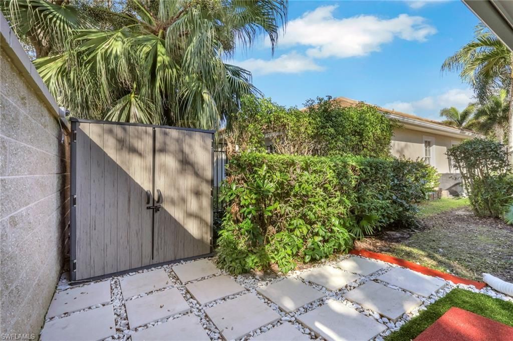 5074 Rustic Oaks Cir, Naples, FL 34105 Photo