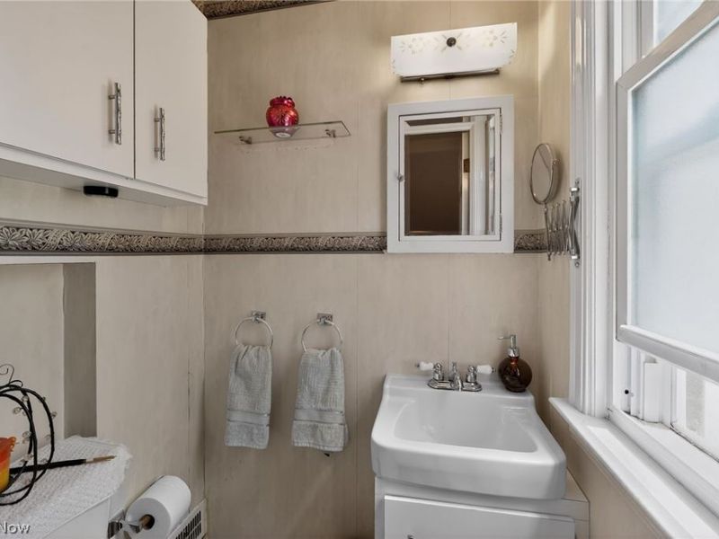 4787 Broadale Road, Cleveland, OH 44109 Photo 12