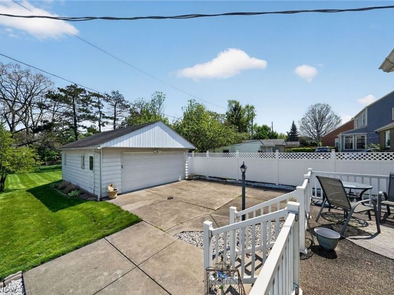 4787 Broadale Road, Cleveland, OH 44109 Photo 14