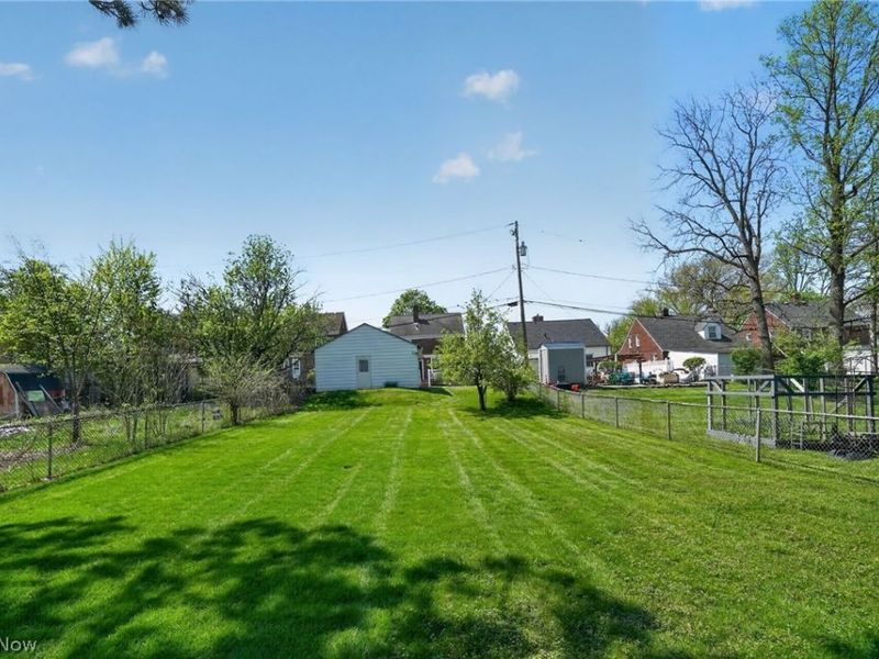 4787 Broadale Road, Cleveland, OH 44109 Photo 15