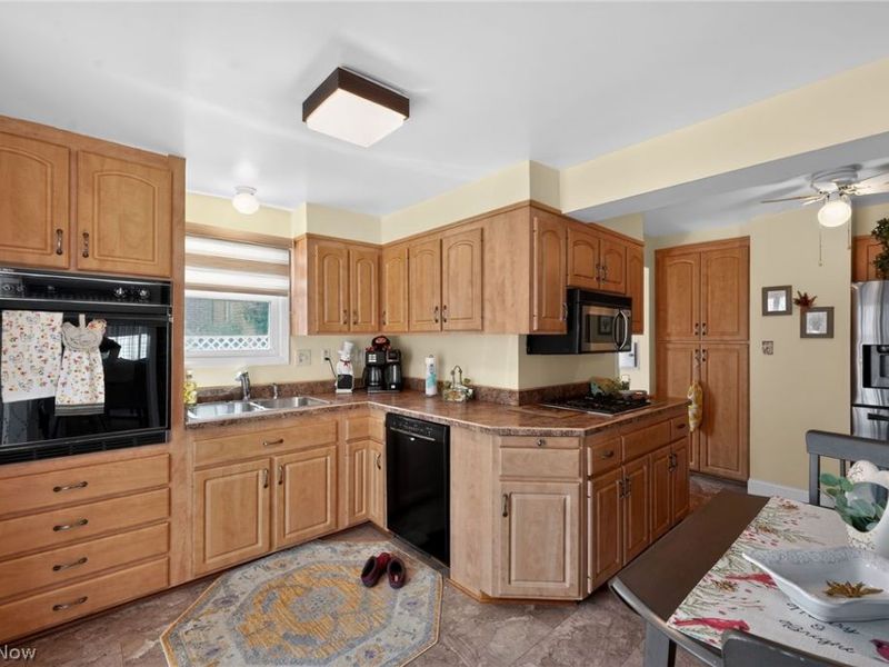 4787 Broadale Road, Cleveland, OH 44109 Photo 5