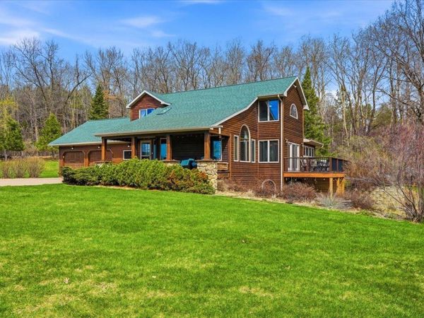 1226 Old Mill Road , New Richmond, WI 54017