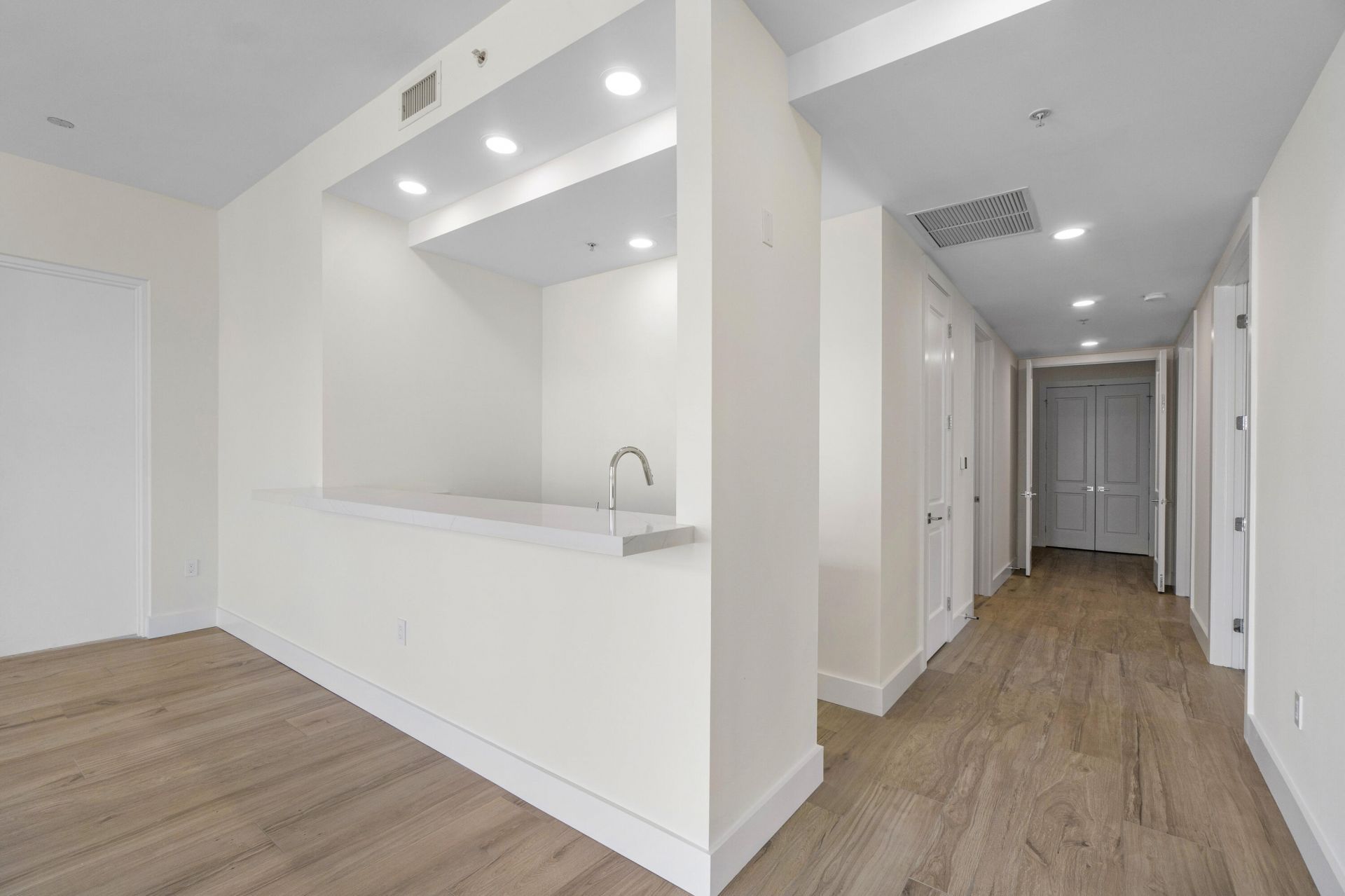 184 Lake Drive, Unit 4301, Palm Beach Shores, FL 33404 Photo