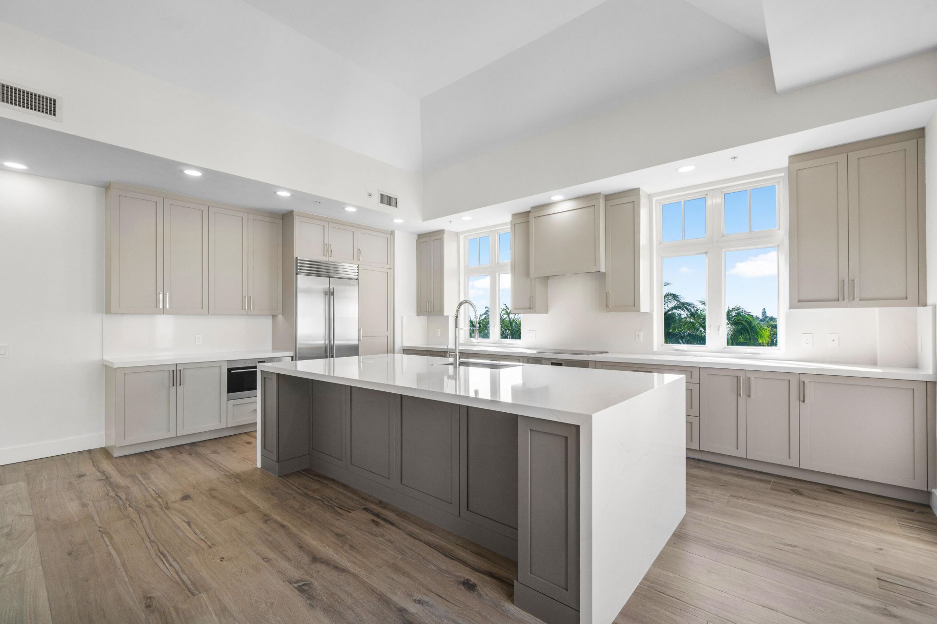 184 Lake Drive, Unit 4301, Palm Beach Shores, FL 33404 Photo