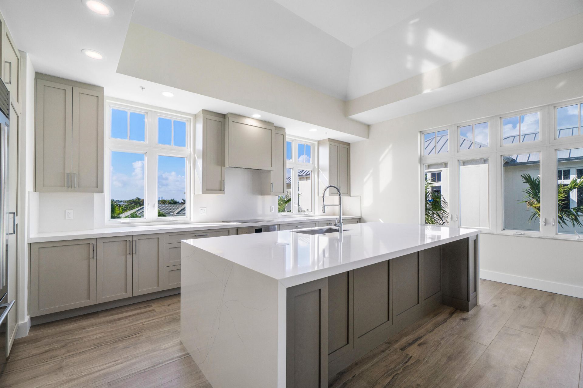 184 Lake Drive, Unit 4301, Palm Beach Shores, FL 33404 Photo