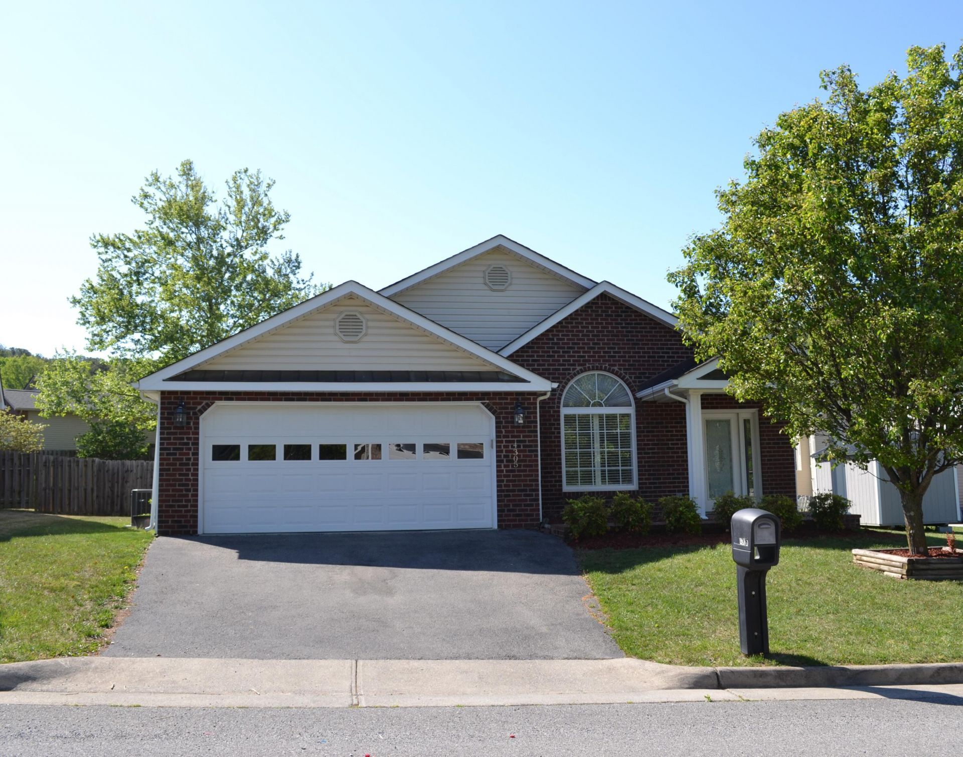 4305 Faircrest Ln, Roanoke, VA 24018 Main Photo