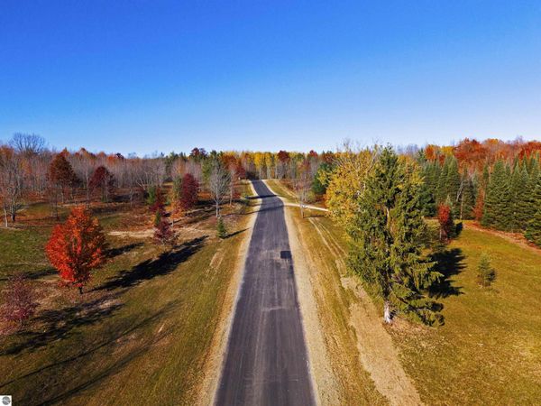 5593 Old Oak Trail SW, Fife Lake, MI 49633