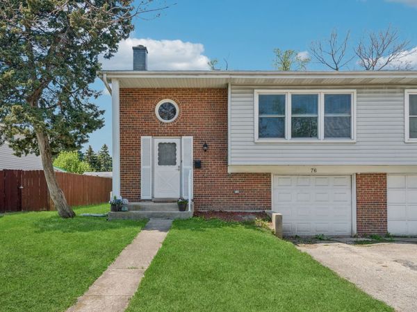 76 Briar Street, Glen Ellyn, IL 60137