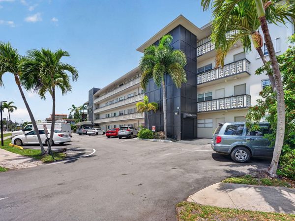 941 Crystal Lake Drive, Unit 302, Deerfield Beach, FL 33064