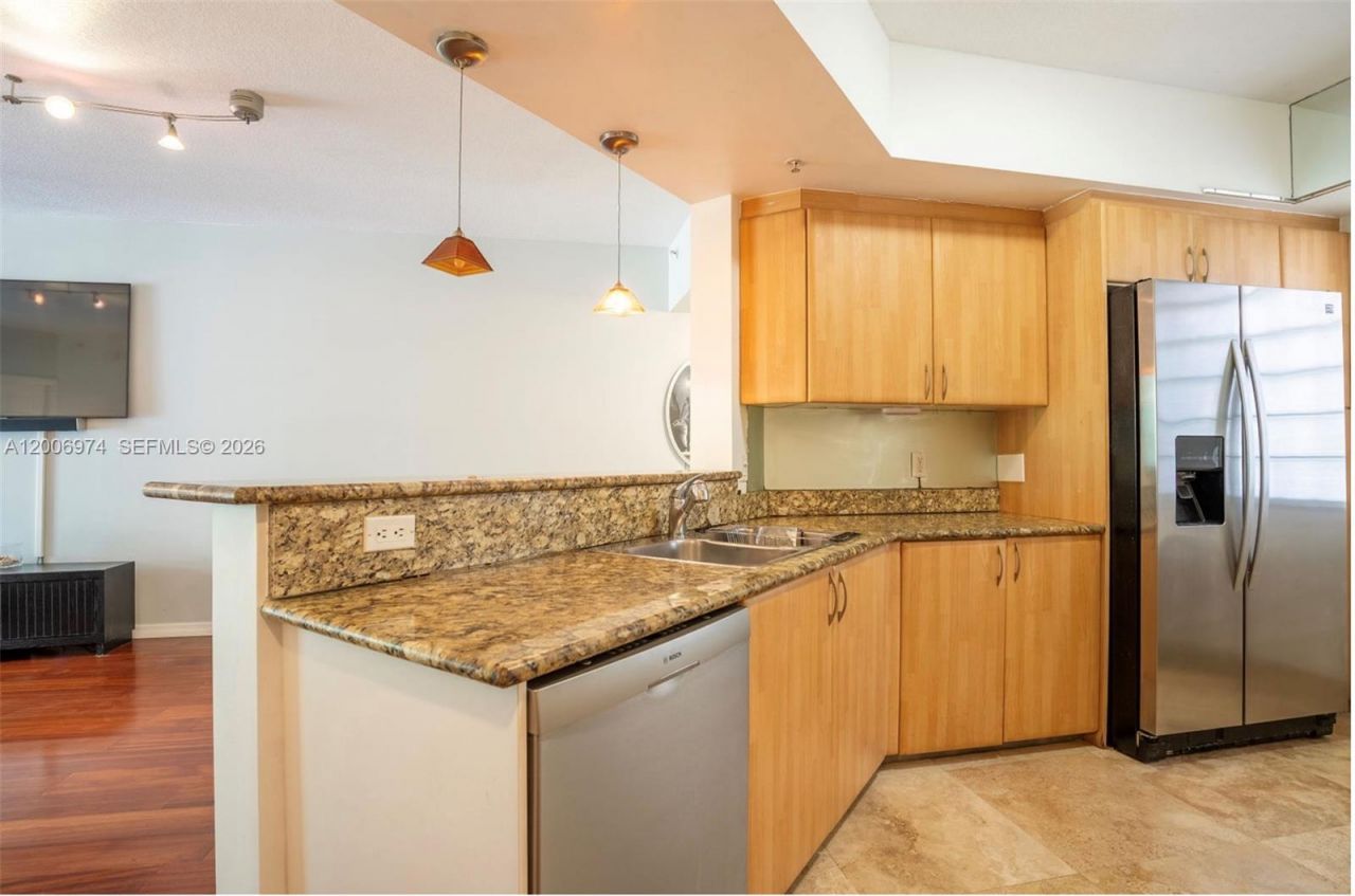151 Michigan Ave , Unit 533, Miami Beach, FL 33139 Photo