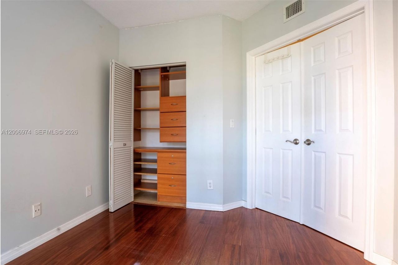 151 Michigan Ave , Unit 533, Miami Beach, FL 33139 Photo