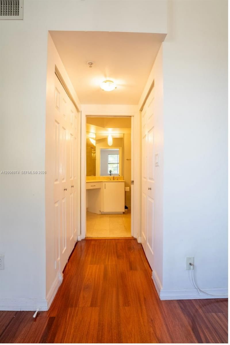 151 Michigan Ave , Unit 533, Miami Beach, FL 33139 Photo