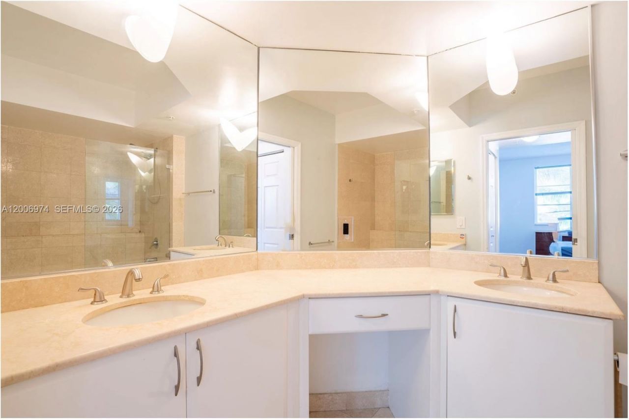 151 Michigan Ave , Unit 533, Miami Beach, FL 33139 Photo