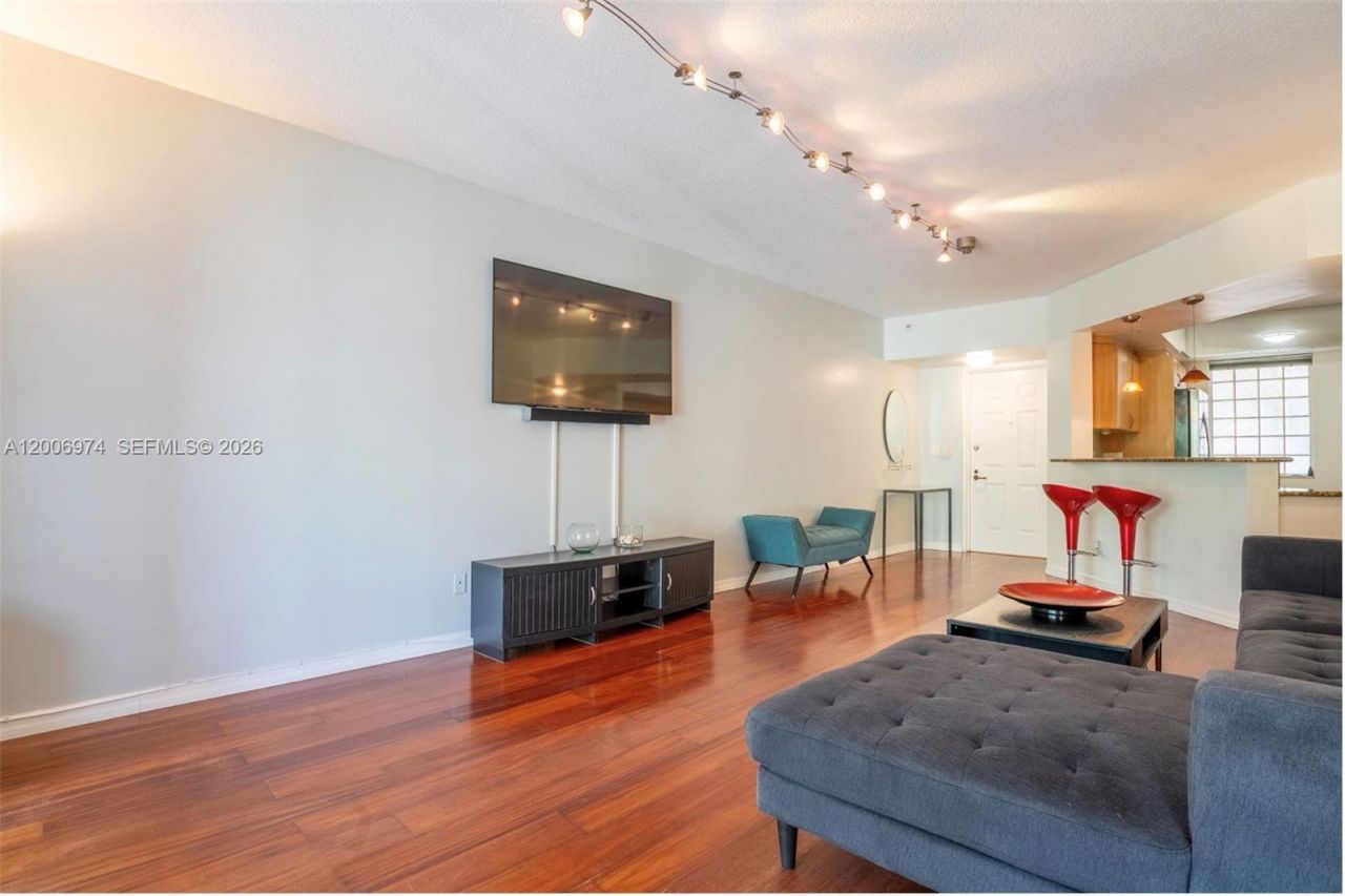 151 Michigan Ave , Unit 533, Miami Beach, FL 33139 Photo