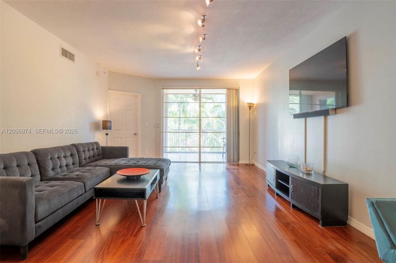 151 Michigan Ave , Unit 533, Miami Beach, FL 33139 Photo