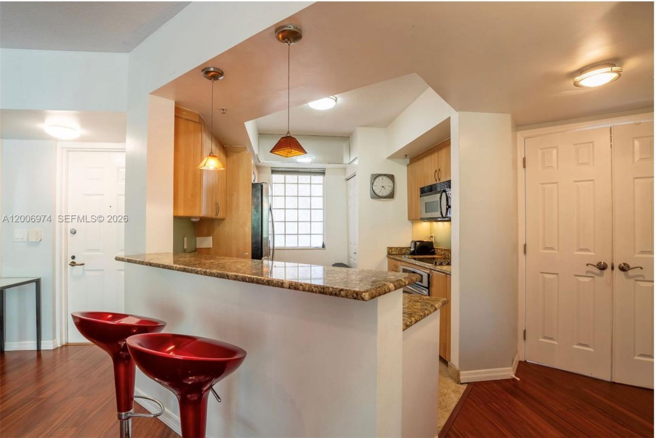 151 Michigan Ave , Unit 533, Miami Beach, FL 33139 Photo
