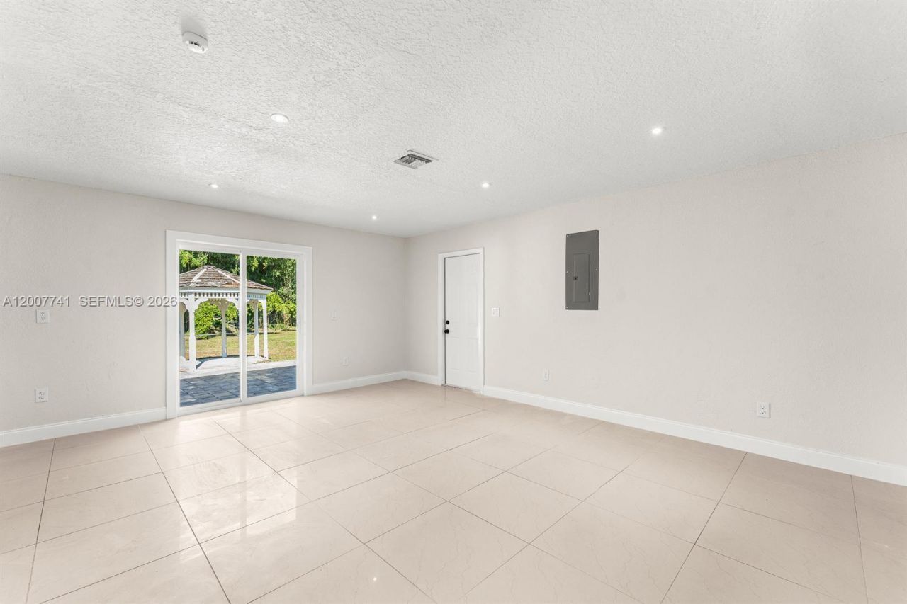 18055 W Sycamore Dr, Unit 1, Loxahatchee, FL 33470 Photo