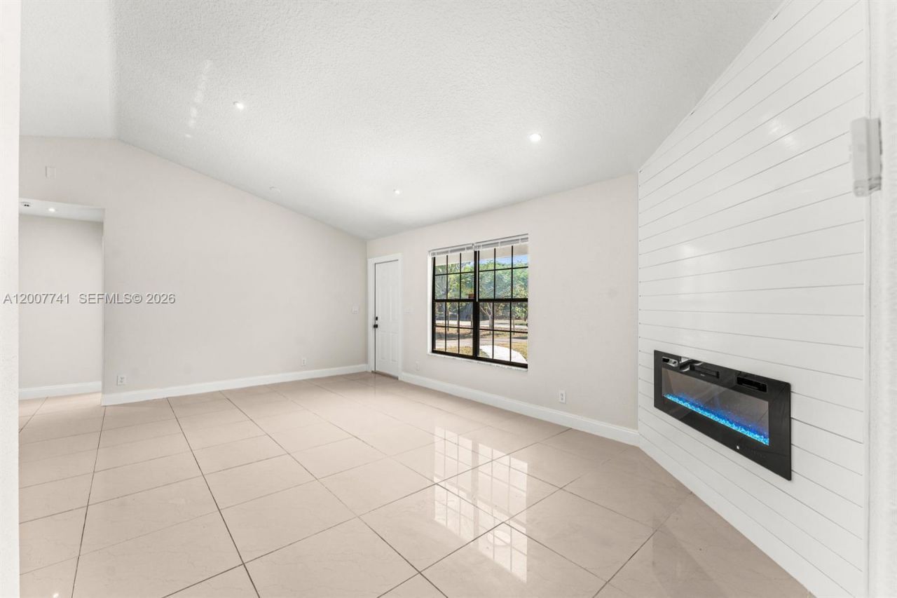 18055 W Sycamore Dr, Unit 1, Loxahatchee, FL 33470 Photo