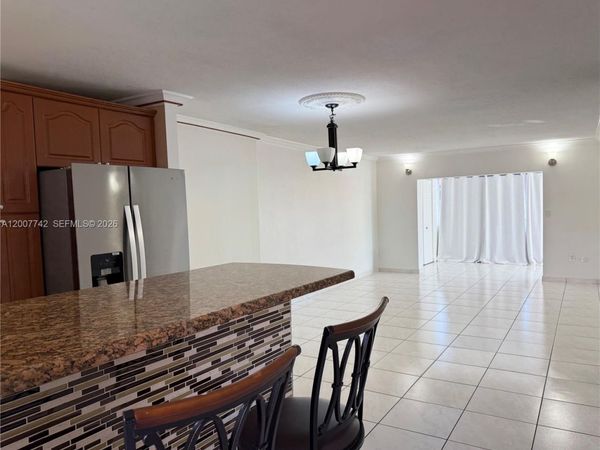 1850 W 56th St, Unit 2404, Hialeah, FL 33012