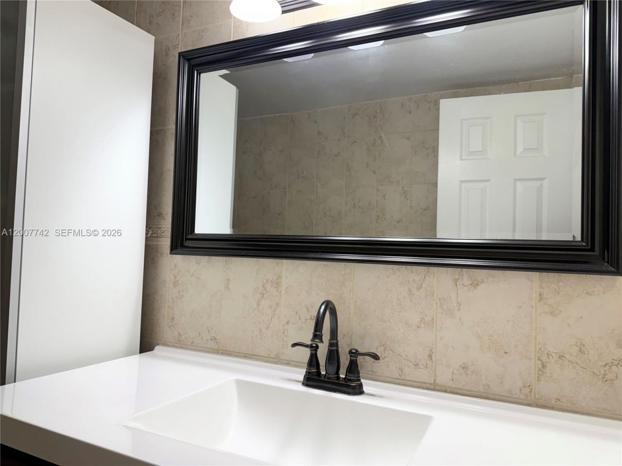 1850 W 56th St, Unit 2404, Hialeah, FL 33012 Photo