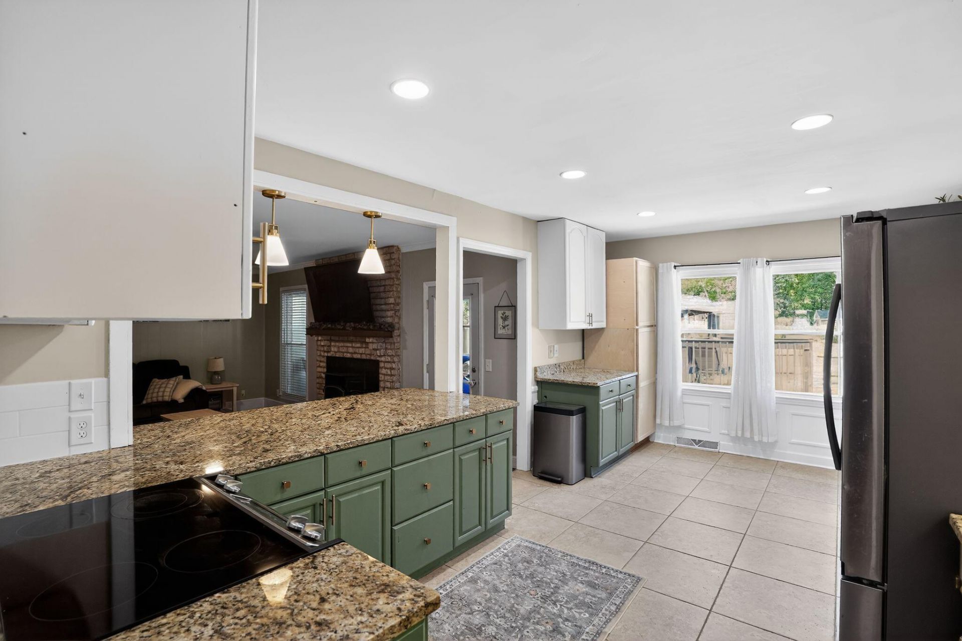 2331 Vanderbilt Drive Photo 13