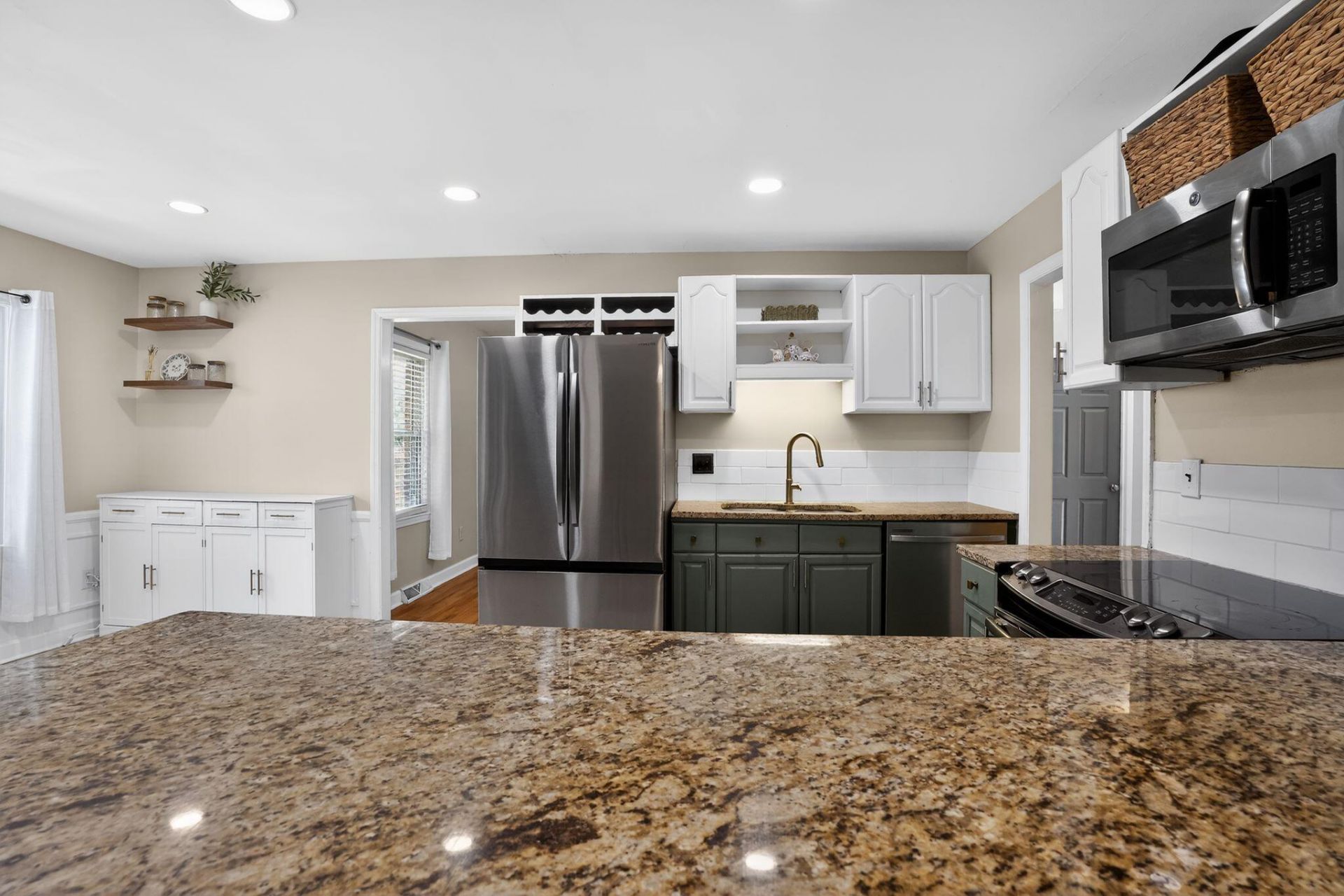 2331 Vanderbilt Drive Photo 16