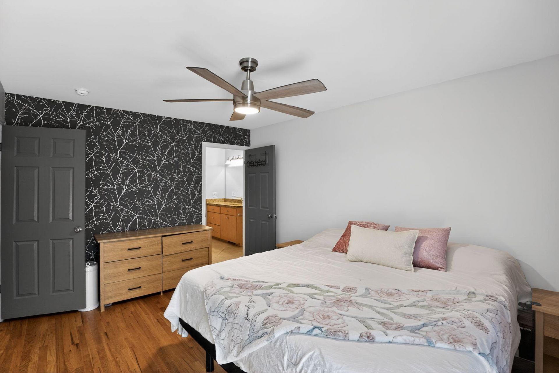 2331 Vanderbilt Drive Photo 18