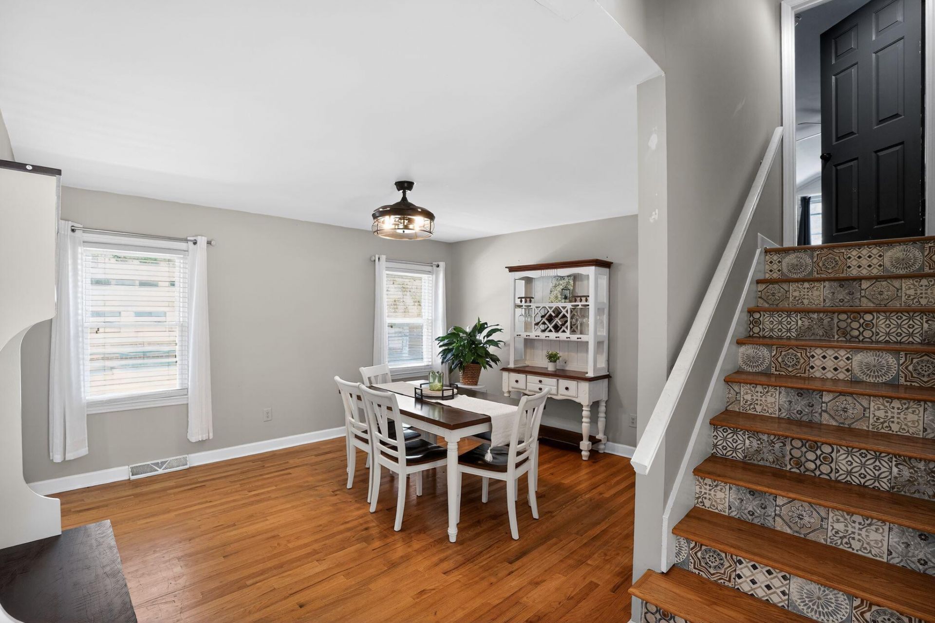 2331 Vanderbilt Drive Photo 8