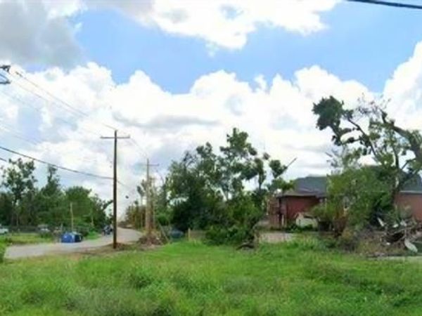 916 Clarendon, St Louis, MO 63108