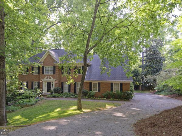 555 Spindlewick Dr, Atlanta, GA 30350