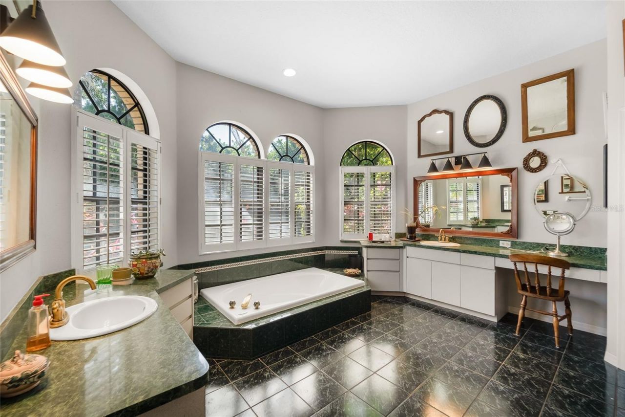 1012 Kingsborough Gardens Court , Lutz, FL 33548 Photo