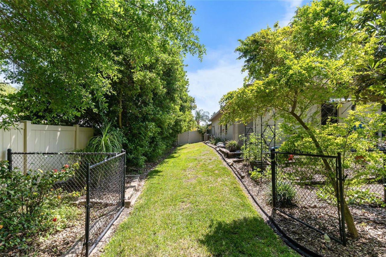 1012 Kingsborough Gardens Court , Lutz, FL 33548 Photo