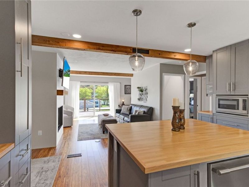 573 W Mohawk Drive, Malvern, OH 44644 Photo 11