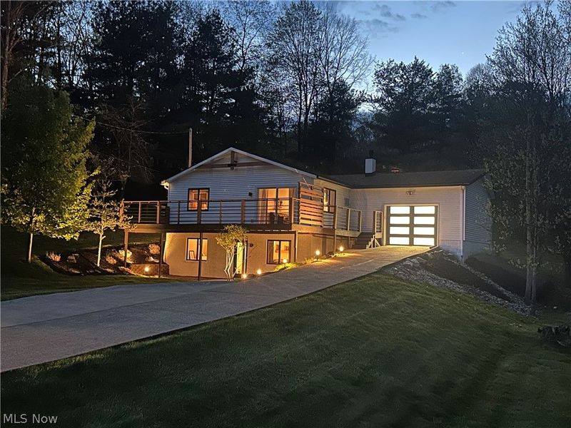 573 W Mohawk Drive, Malvern, OH 44644 Photo 2