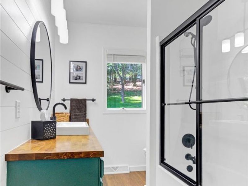 573 W Mohawk Drive, Malvern, OH 44644 Photo 21