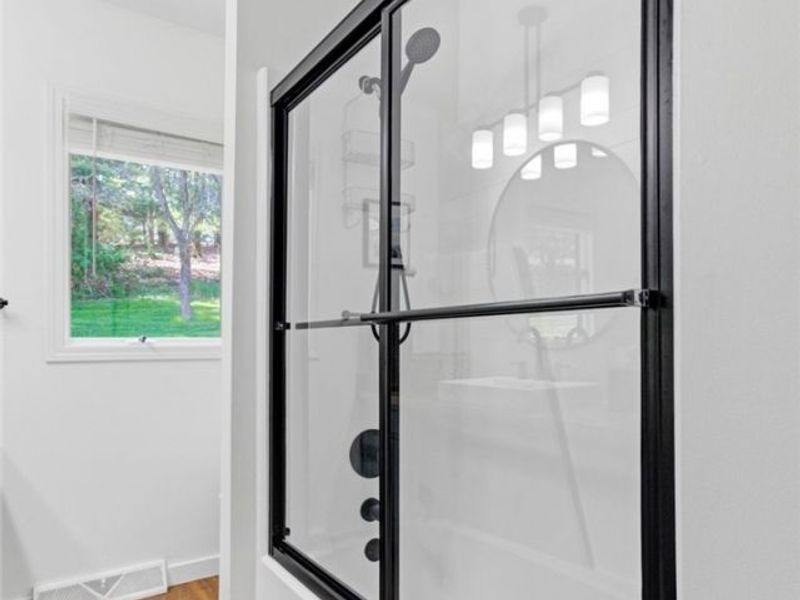 573 W Mohawk Drive, Malvern, OH 44644 Photo 22