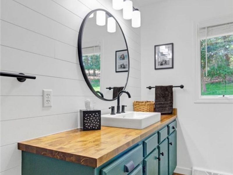 573 W Mohawk Drive, Malvern, OH 44644 Photo 23