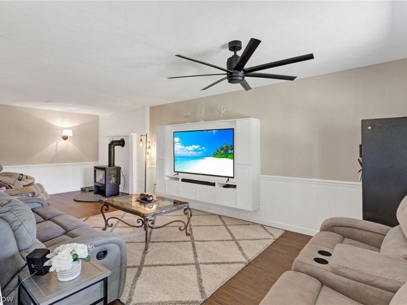 573 W Mohawk Drive, Malvern, OH 44644 Photo 26