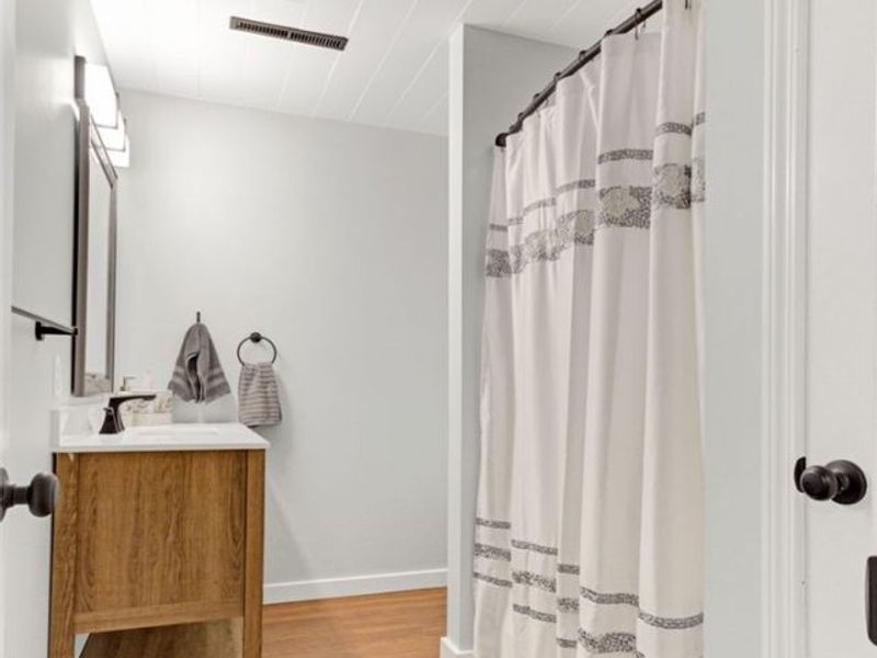 573 W Mohawk Drive, Malvern, OH 44644 Photo 29