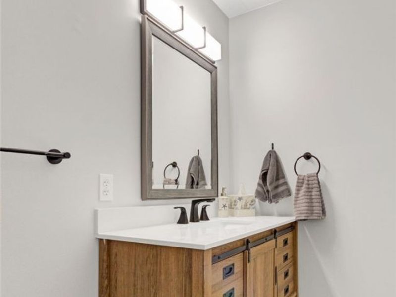 573 W Mohawk Drive, Malvern, OH 44644 Photo 30