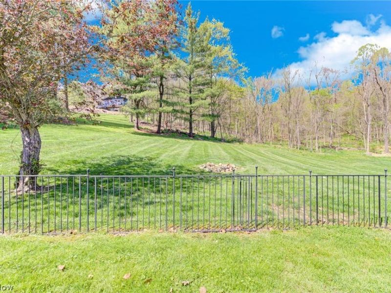 573 W Mohawk Drive, Malvern, OH 44644 Photo 34