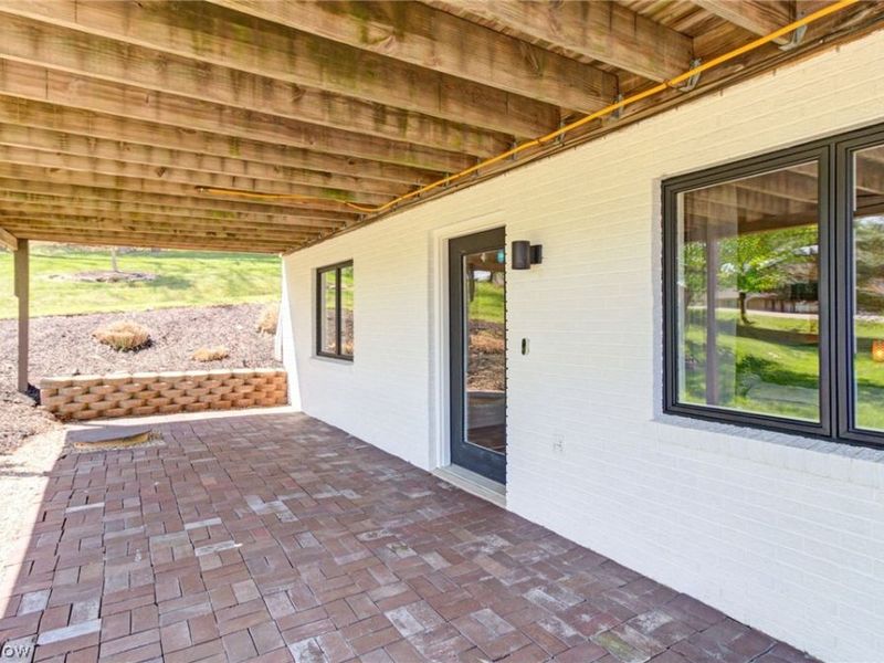 573 W Mohawk Drive, Malvern, OH 44644 Photo 38