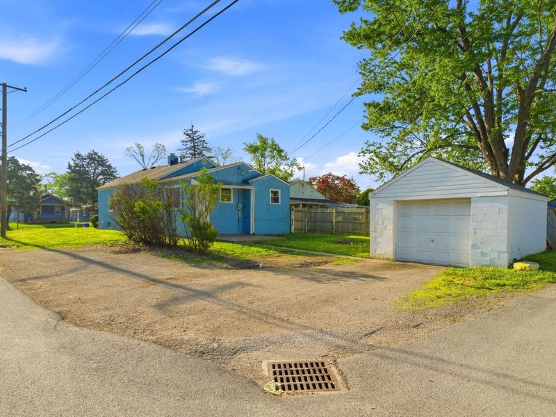 3049 Hiawatha Street, Columbus, OH 43224 Photo 4