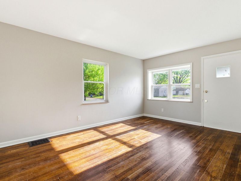 3049 Hiawatha Street, Columbus, OH 43224 Photo 5
